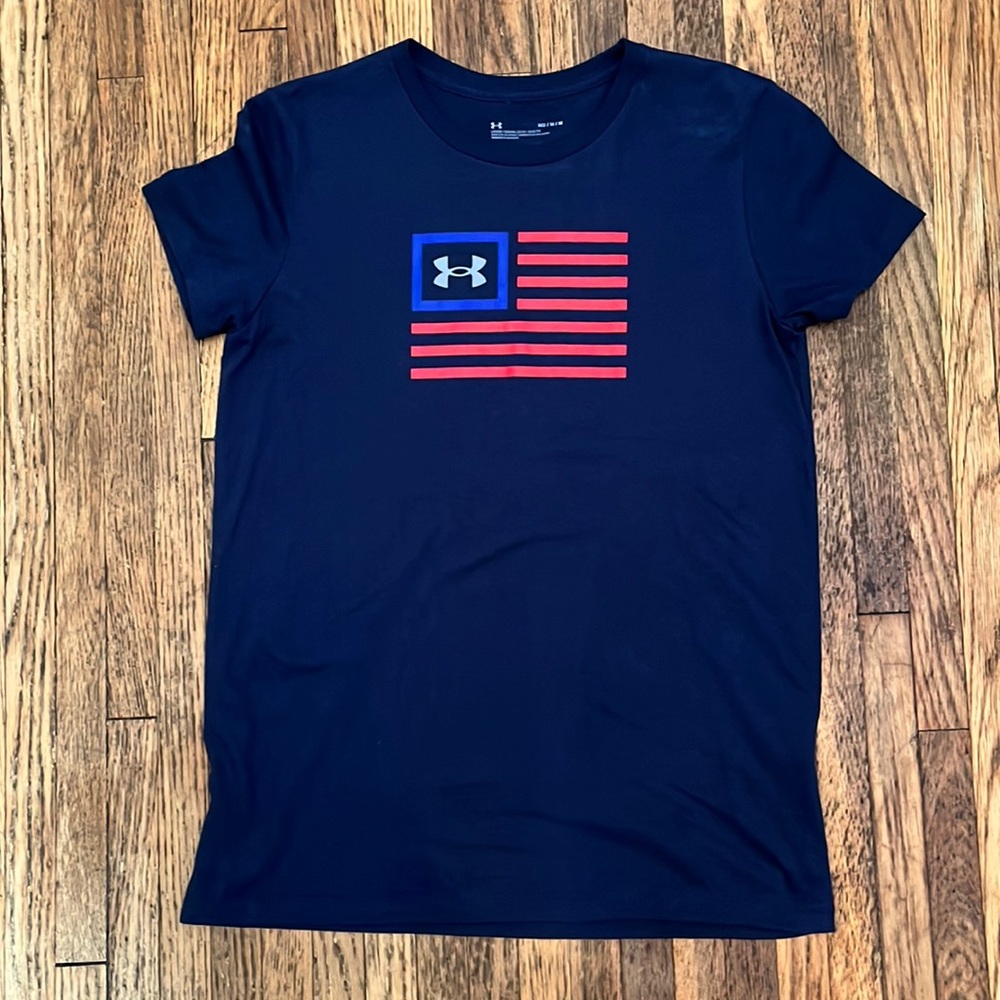 ONLY WORN ONCE!!! Women’s Under Armour SS Freedom T in SZ Med.